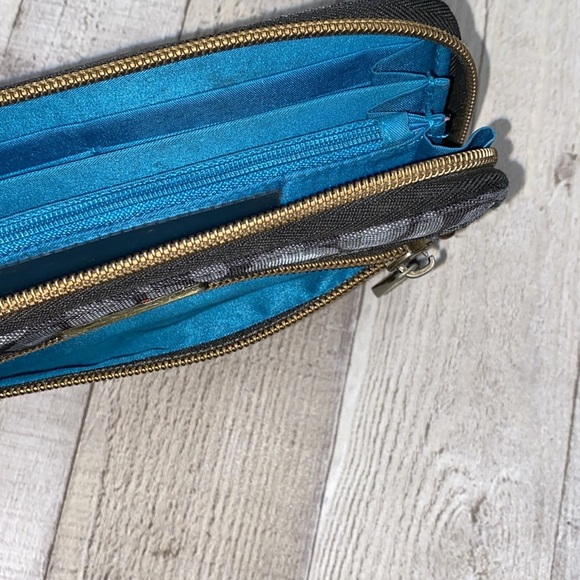 Travelon black & grey leopard print wallet - Picture 11 of 11